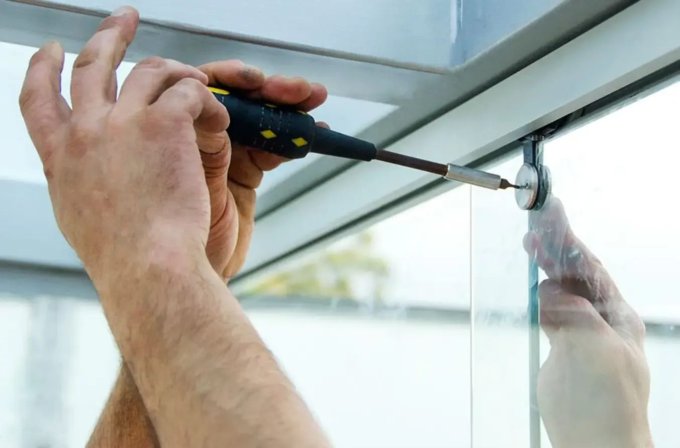 Manutenção de Portas de Vidro